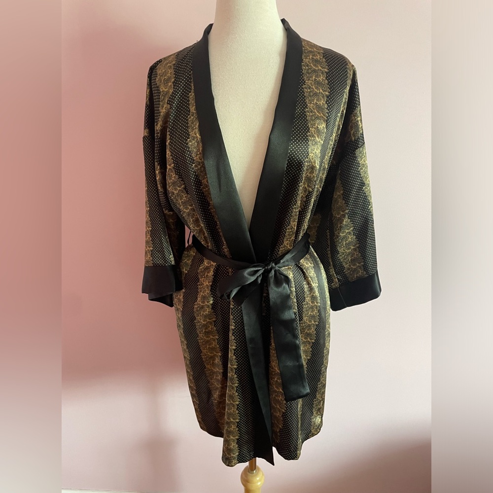 Diva Black and Gold Lace Women's Robe